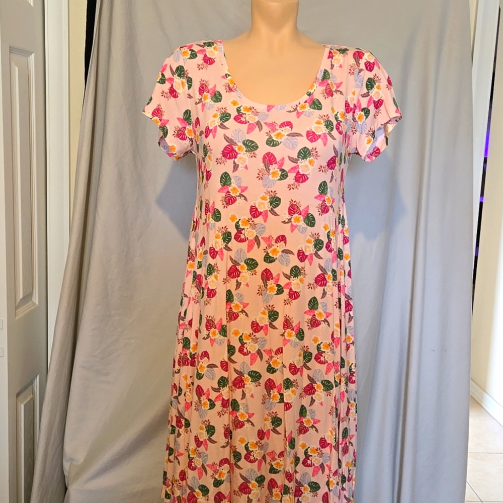 Peach floral stretchy, flowy lightweight dress, NEW